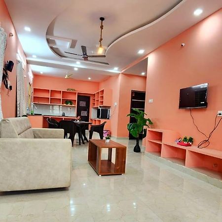 Ruhithahomestay- Ac Rooms-Free Wifi- Android Tv - Near To Alipiri- Door Service 蒂鲁帕蒂 外观 照片