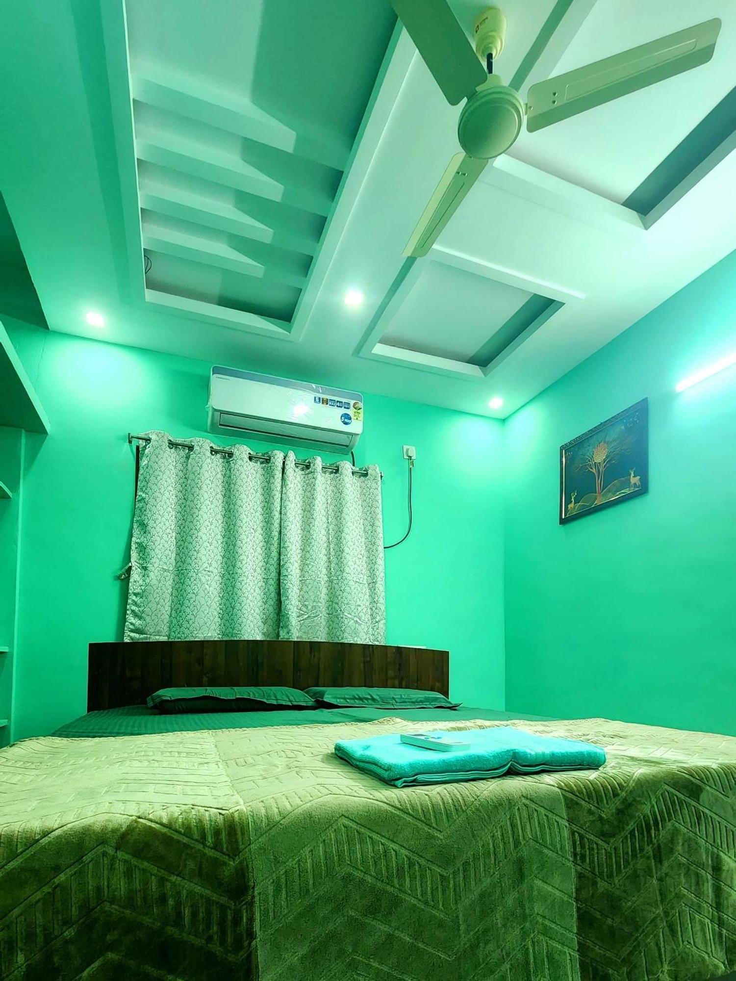 Ruhithahomestay- Ac Rooms-Free Wifi- Android Tv - Near To Alipiri- Door Service 蒂鲁帕蒂 外观 照片
